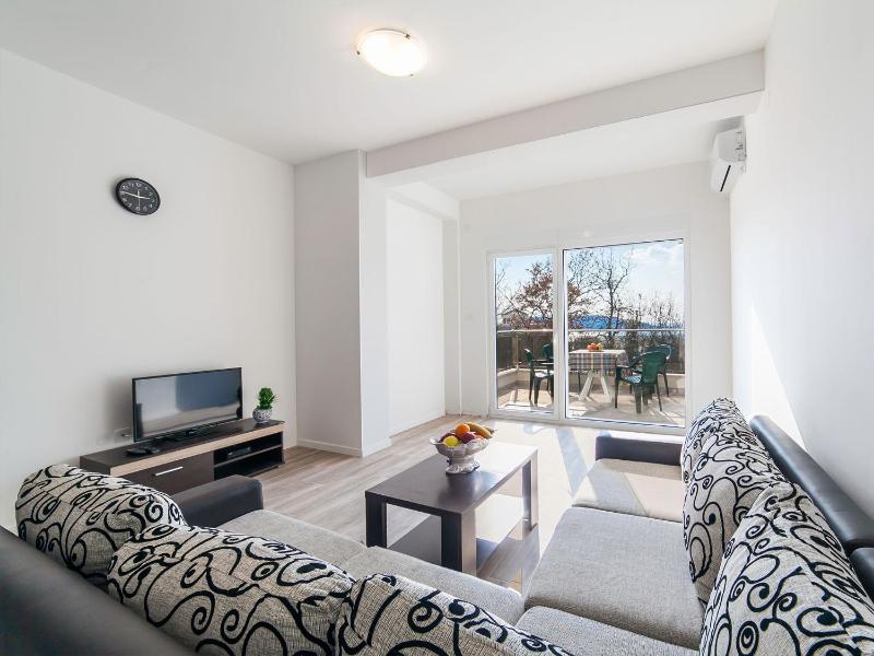 One-Bedroom Apartment with Balcony image 4