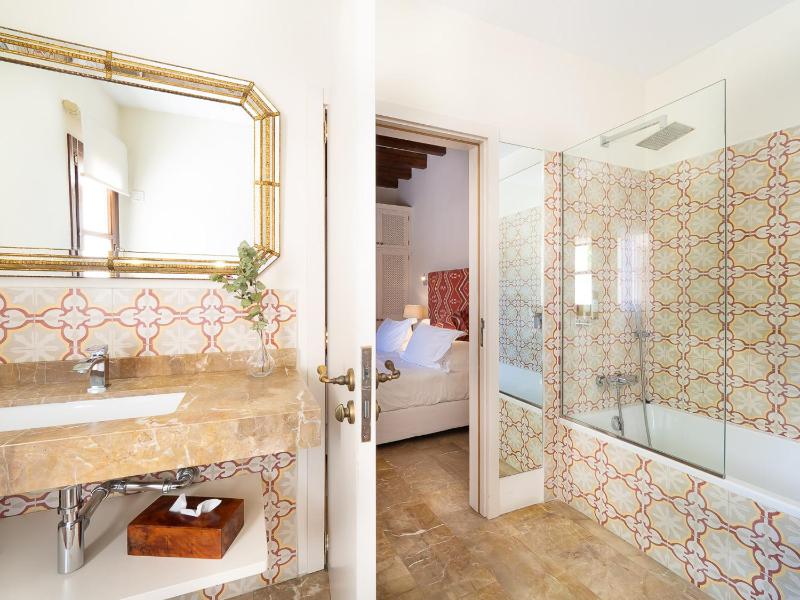 Standard Double Room image 1