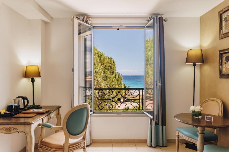 Comfort Double Room with Sea View image 1