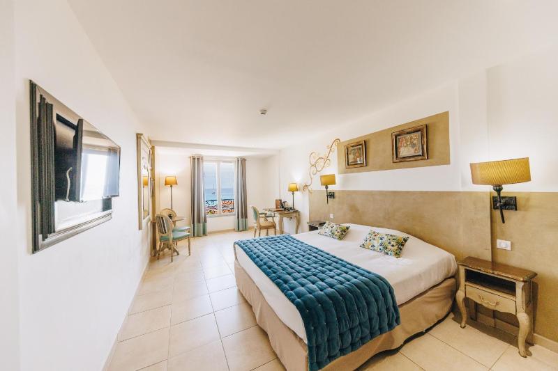 Comfort Double Room with Sea View image 3