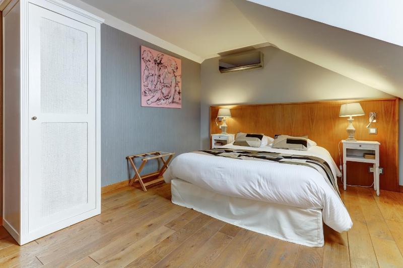 Double Room with Private Bathroom image 4