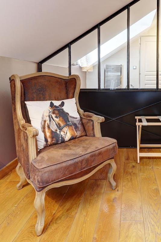 Superior King Room image 2