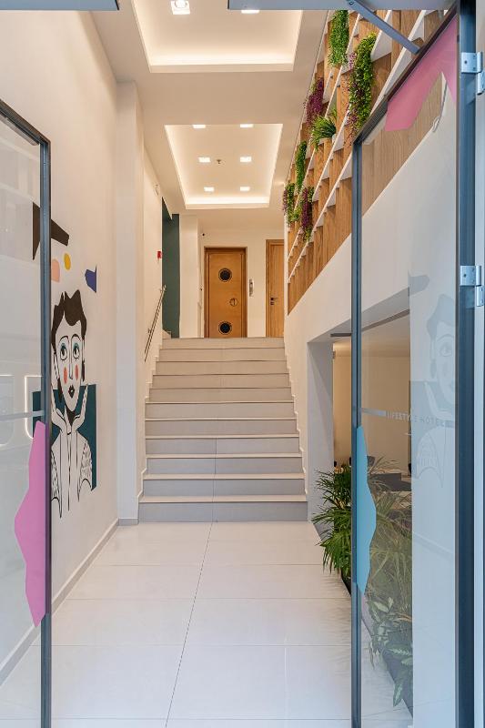 Miss Marrone City Hotel - image 28
