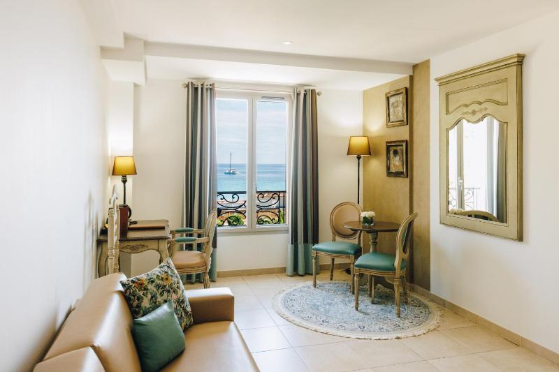 Junior Suite with Sea View  image 3