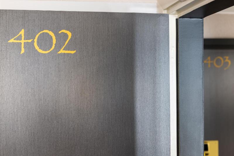 Superior Room with Queen Bed image 2