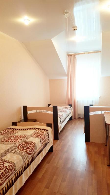 Triple Room with Bathroom image 3