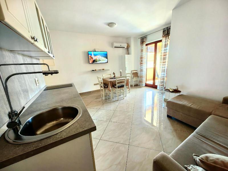 Two-Bedroom Apartment with Terrace and Sea View image 4