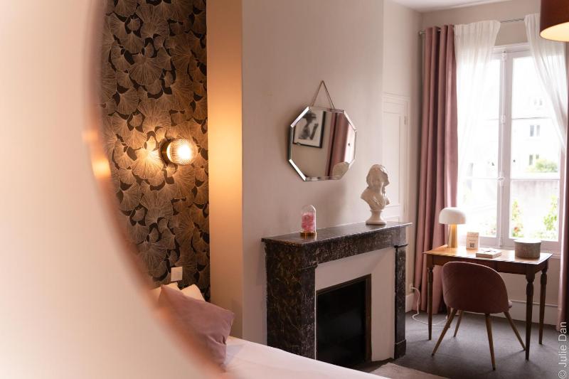 Double Room image 2