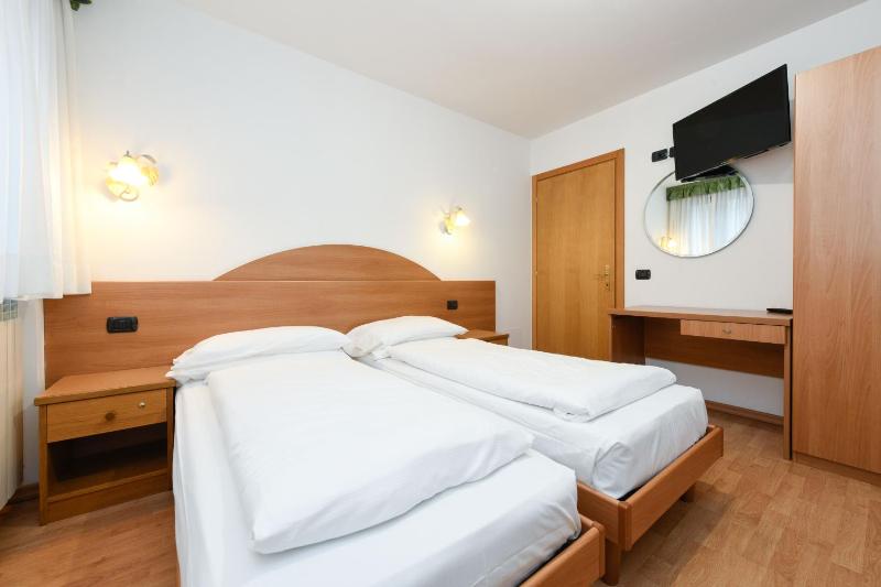 One-Bedroom Apartment image 4