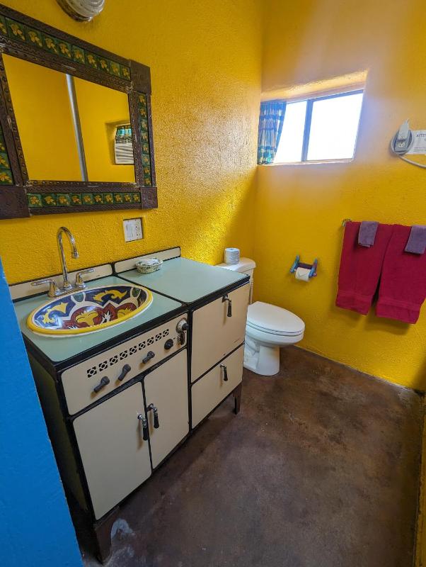 Queen Room with Spa Bath image 2
