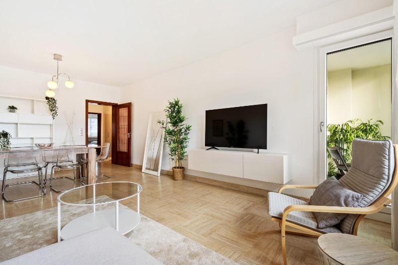 Stylish 2BR in Limpertsberg Near City Center - image 16