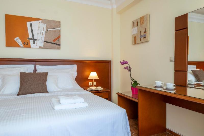 Superior Double or Twin Room image 4