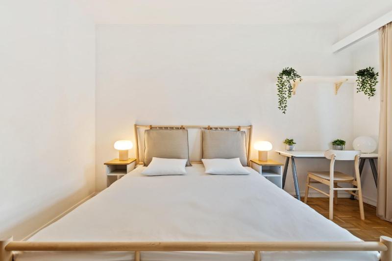 Stylish 2BR in Limpertsberg Near City Center - image 4