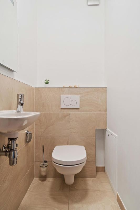 Stylish 2BR in Limpertsberg Near City Center - image 14