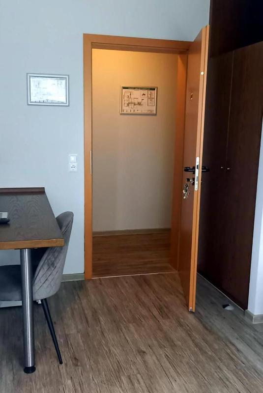 Single Room with Bathroom image 1