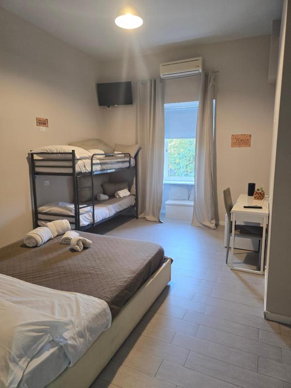 Economy Quadruple Room image 1