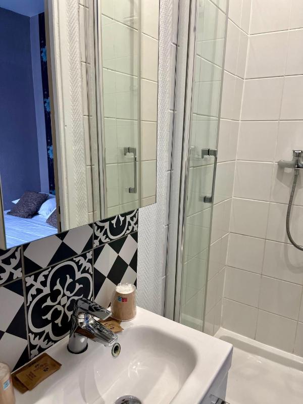 Single Room image 4