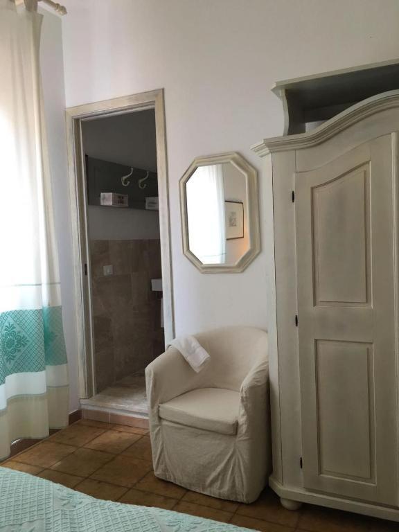 Double Room image 2