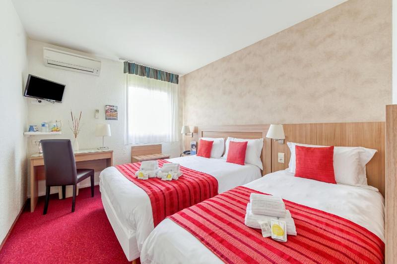 Triple Room image 2
