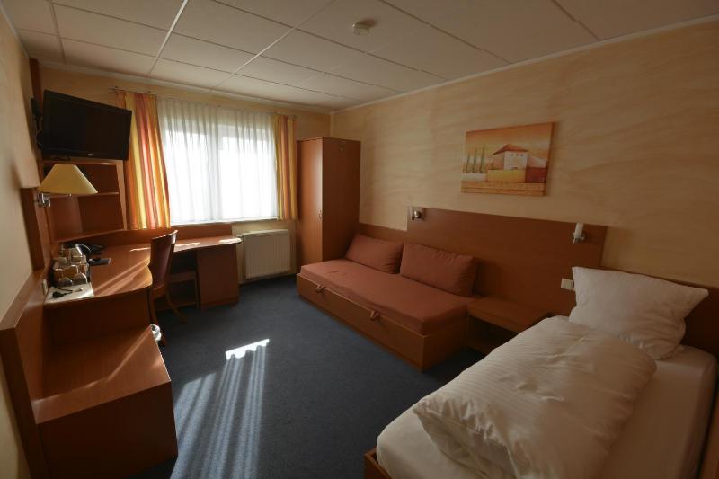 Single Room image 2