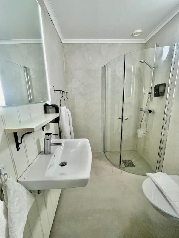Double Room image 1
