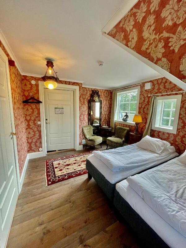 Double Room image 2