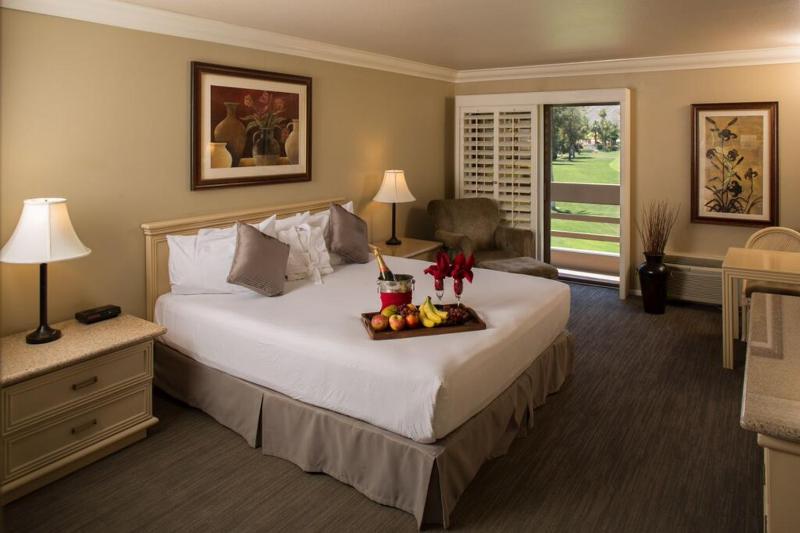 Standard King Room with View image 1