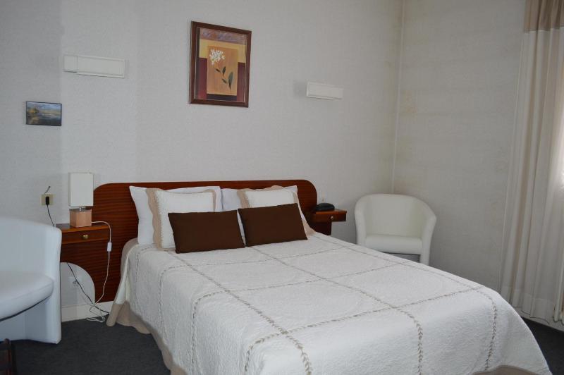 Double Room - Garden Side image 2