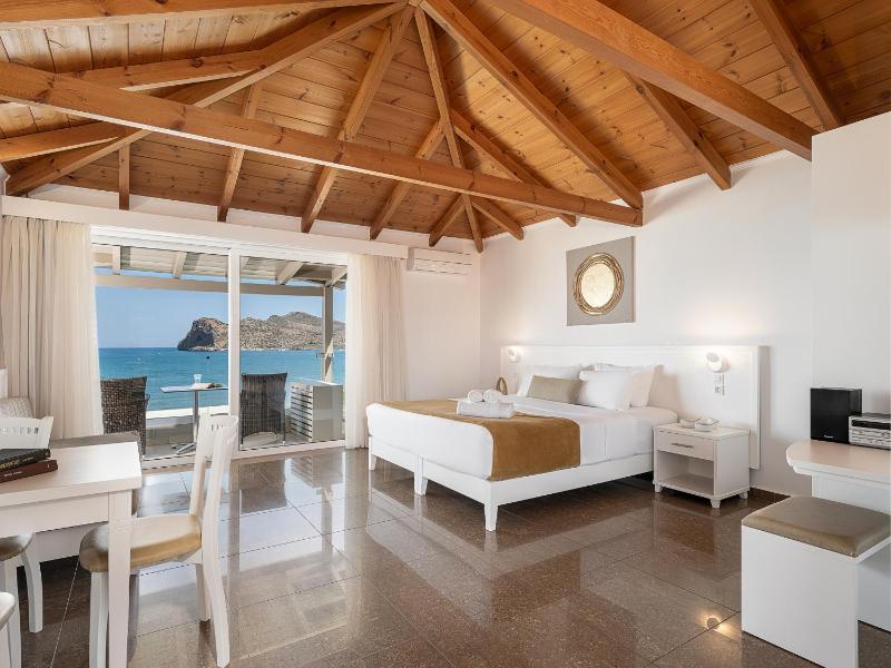 Sea Front Suite image 3