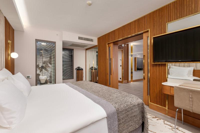 Executive Suite image 4