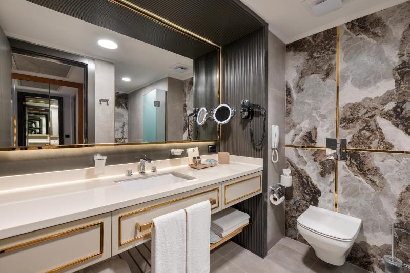 Executive Suite image 2