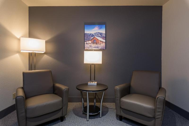 Executive King Suite image 2