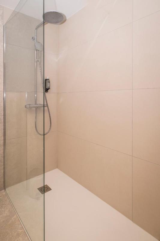 Double Room image 4