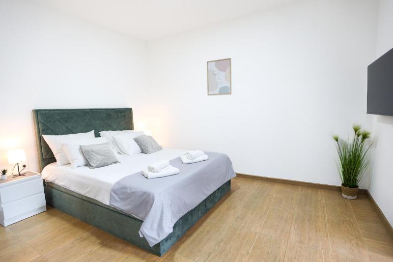 Deluxe King Studio image 3