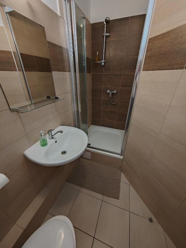 Studio Apartment image 4