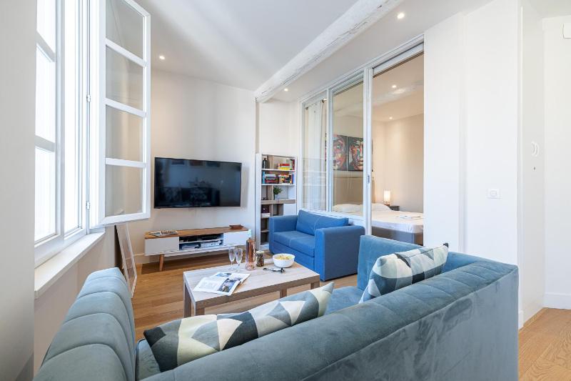 Apartment Matisse 100m Near The Sea - Happy Rentals - image 29