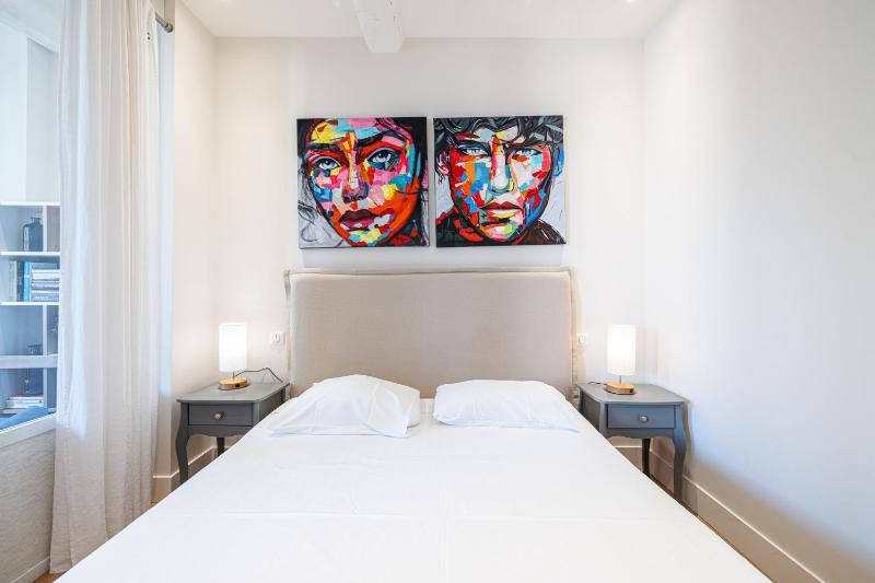 Apartment Matisse 100m Near The Sea - Happy Rentals - image 15