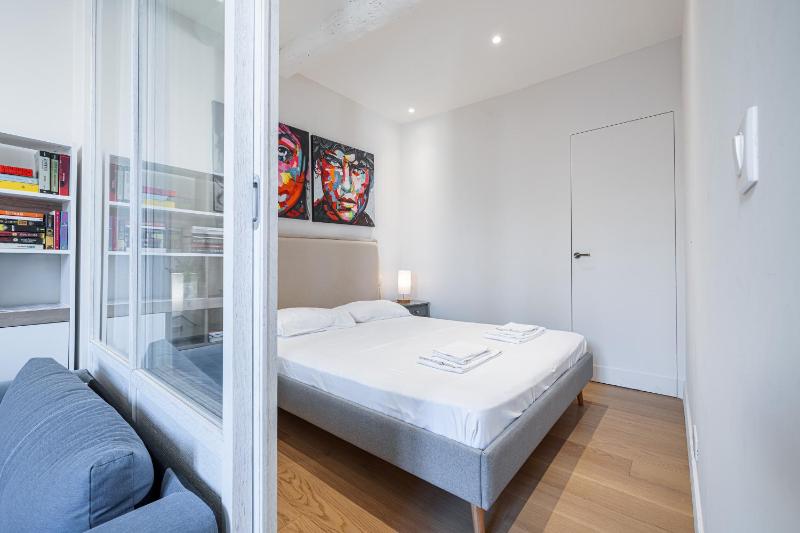 Apartment Matisse 100m Near The Sea - Happy Rentals - image 10