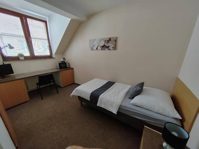 Studio Apartment image 3