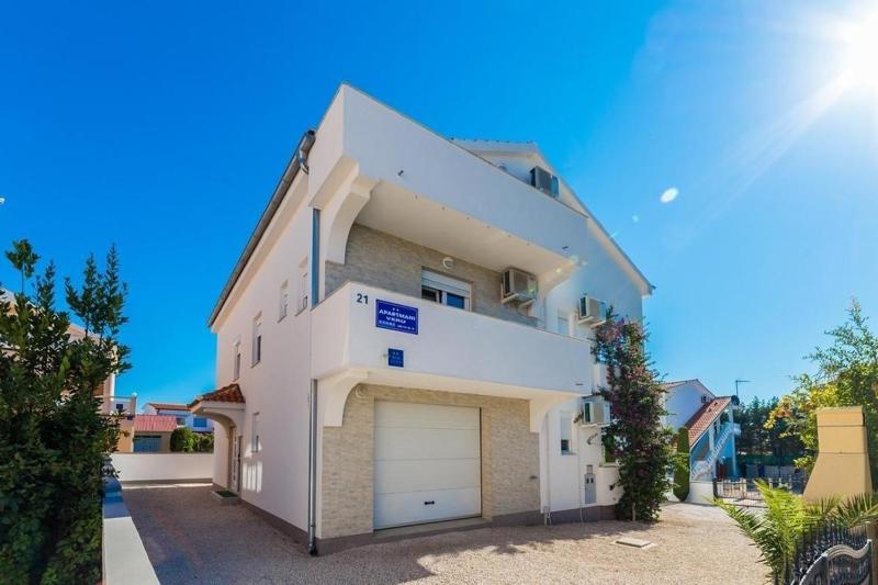 Apartments with parking space Vir - 23221 - image 5