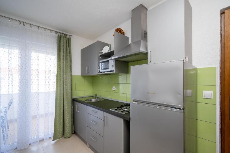 Apartments with parking space Vir - 23221 - image 4