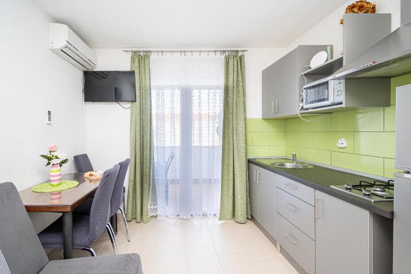 Apartments with parking space Vir - 23221 - image 19
