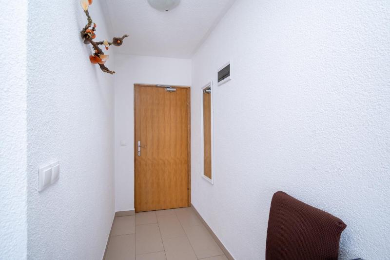 Apartments with parking space Vir - 23221 - image 8