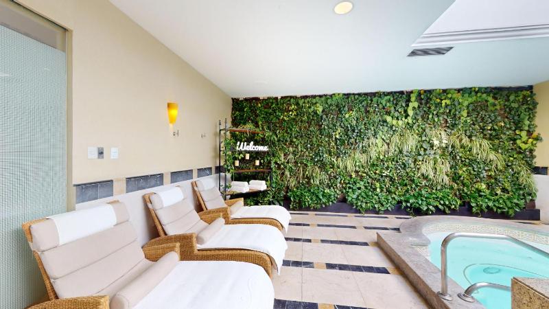 Marquis SkySuites - image 40