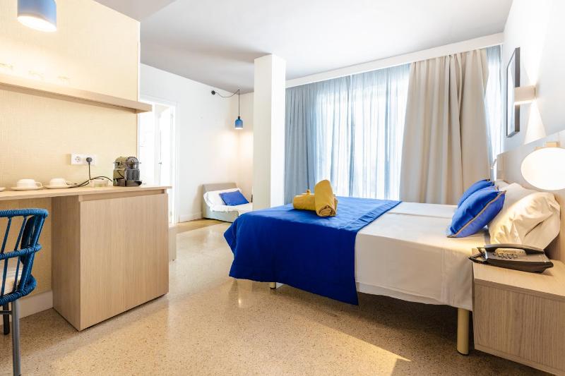 Triple Room image 3