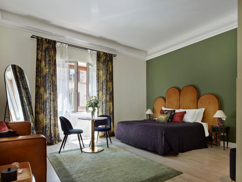 Quadruple Room image 4