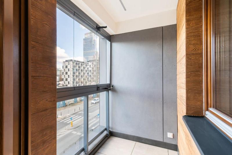 Prestigious & Classy Apartment Next To The Metro Station by Noclegi Renters - image 2