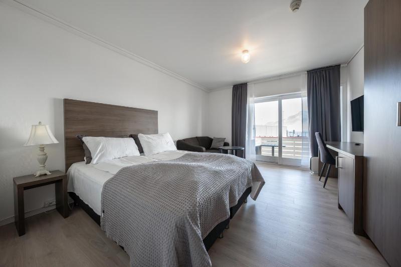 Standard Double Room image 4