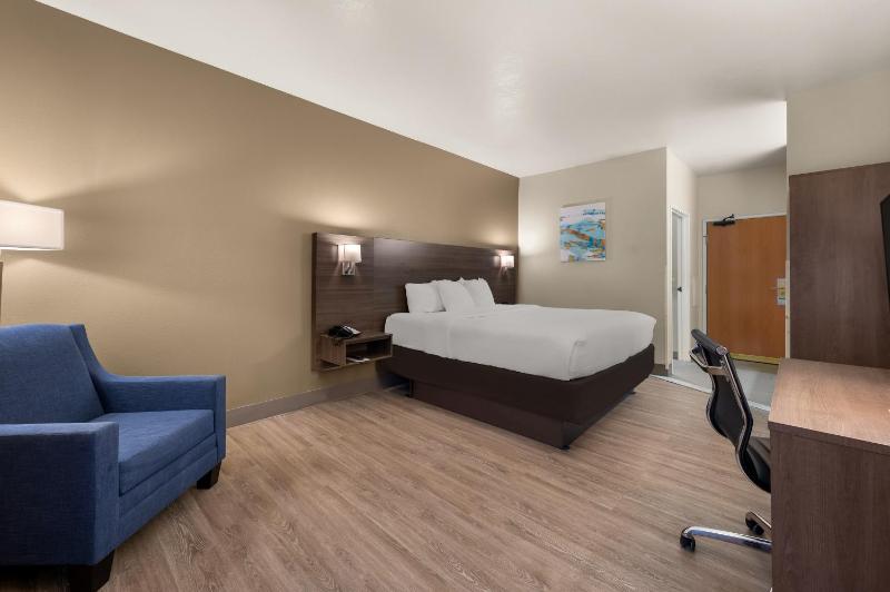 King Room image 3