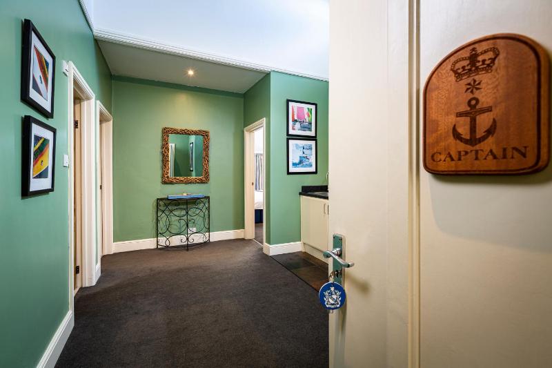 Family Room with Sea View image 3